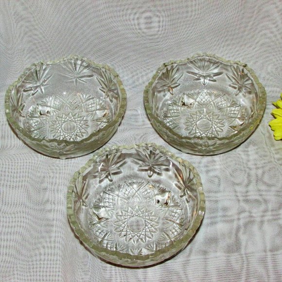 3 Vintage Clear Glass Dessert Snack Bowls Footed Fancy Pattern - Picture 3 of 11